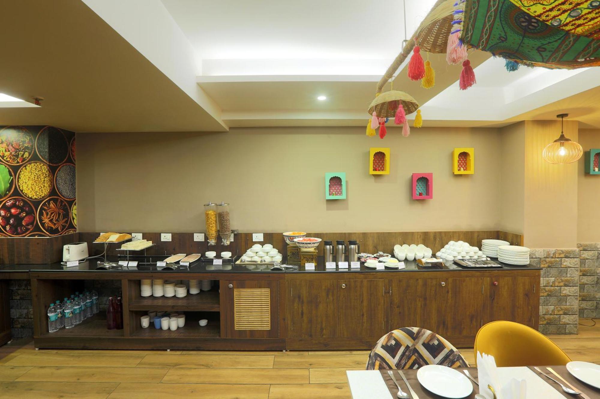 Hotel Oxmo Delhi Airport With Free Airport Transsfer Nueva Delhi Exterior foto