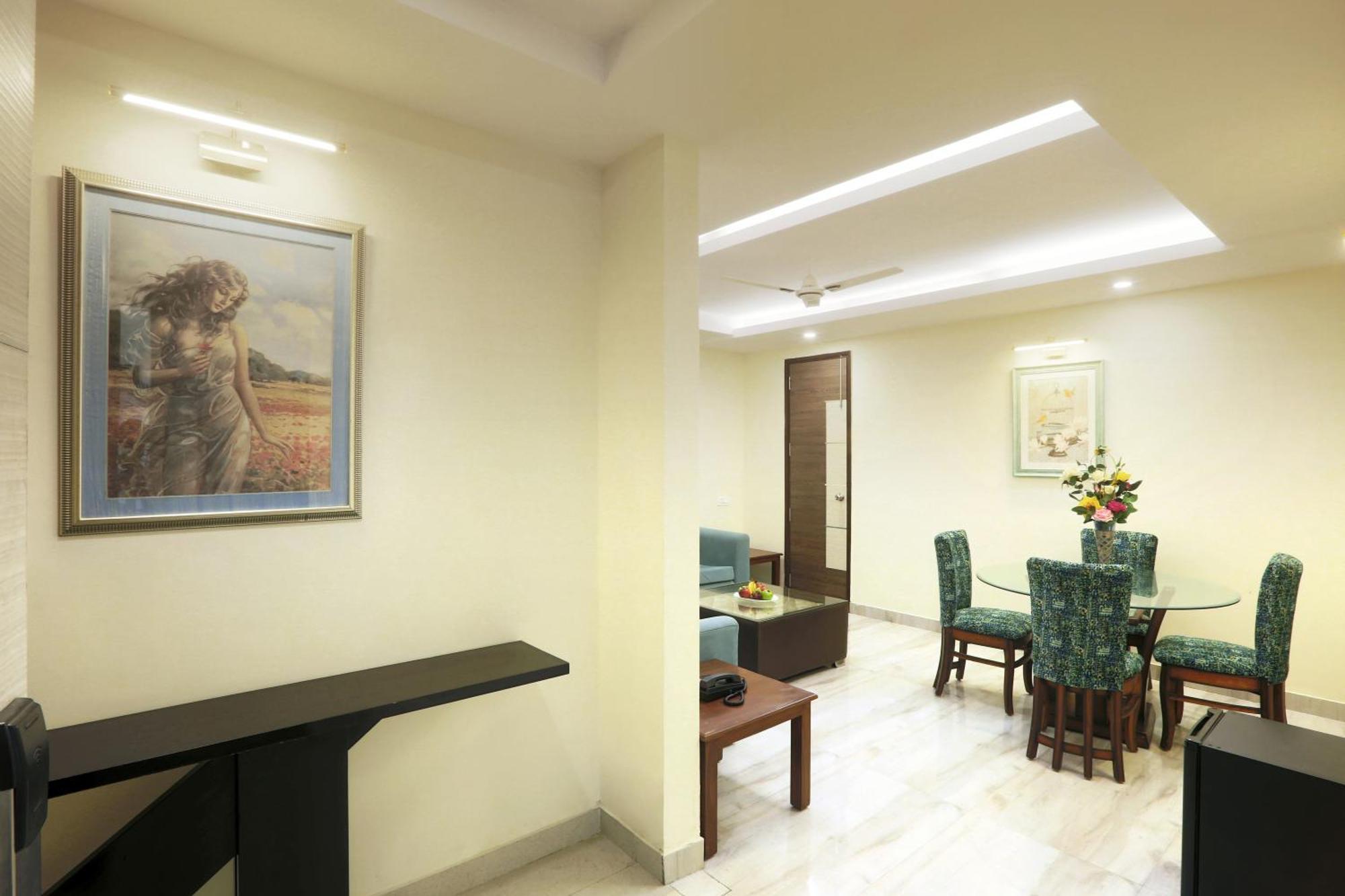 Hotel Oxmo Delhi Airport With Free Airport Transsfer Nueva Delhi Exterior foto